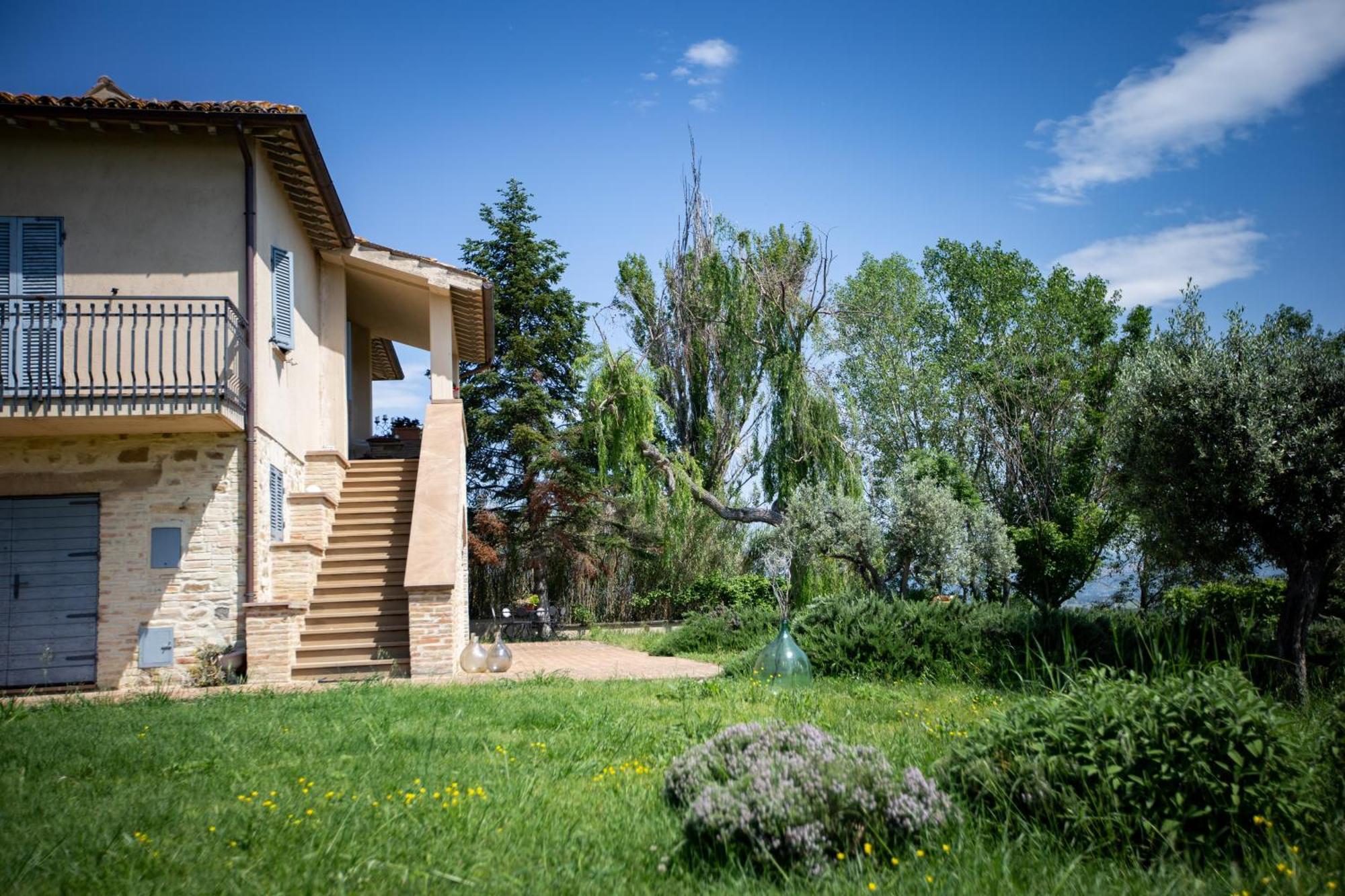 Agriturismo Qui E Ora Bevagna Buitenkant foto